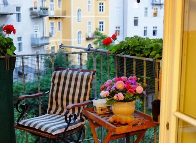 Daire Altbauapartment Am Stadtpark Mit Uhrturmblick