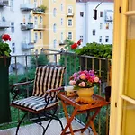 Daire Altbauapartment Am Stadtpark Mit Uhrturmblick