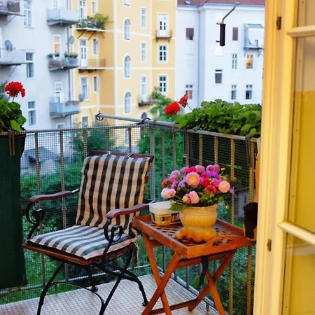 Lägenhet Altbauapartment Am Stadtpark Mit Uhrturmblick