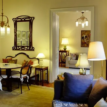 Altbauapartment Am Stadtpark Mit Uhrturmblick グラーツ