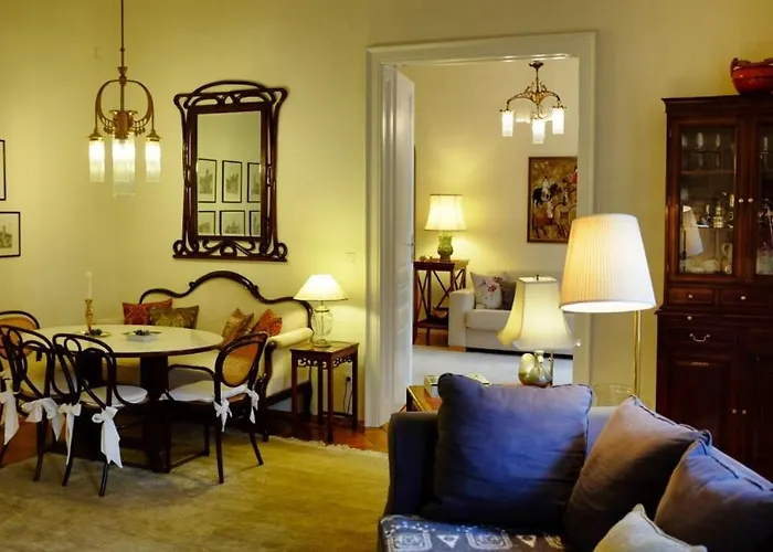 Altbauapartment Am Stadtpark Mit Uhrturmblick غراتس